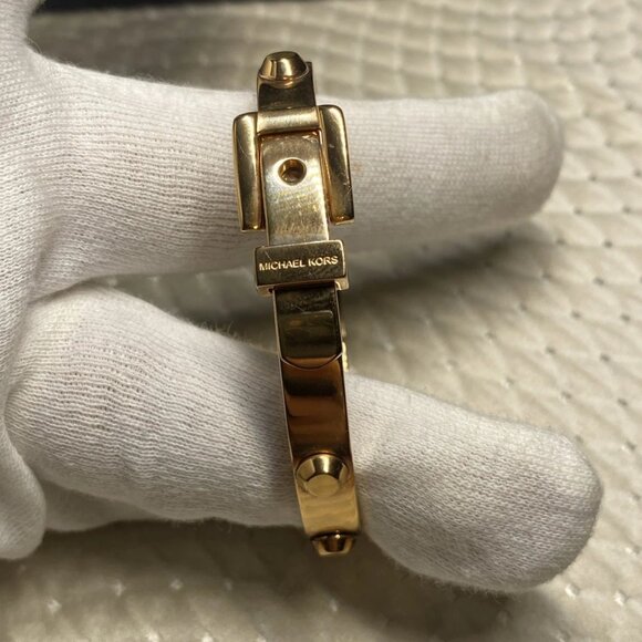 Michael Kors Gold-Tone Buckle Bangle Bracelet – Studded – 28.68g – 58mm - Picture 7 of 12